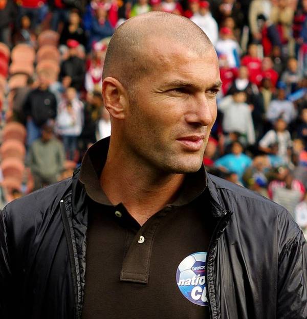 738px-Zinedine_Zidane_2008