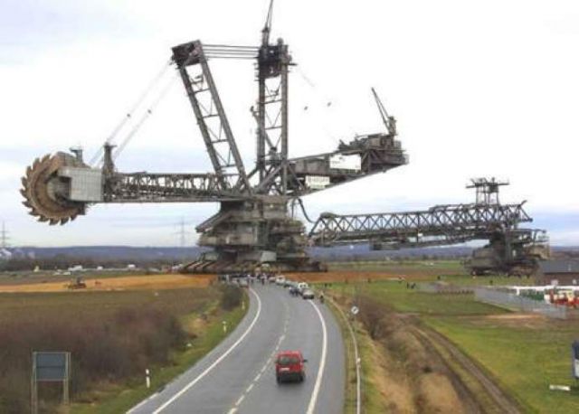 Le Bagger 288 est le plus gros excavateur au monde - Imgur