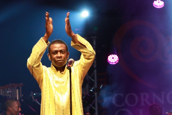 Photo_-_Festival_de_Cornouaille_2010_-_Youssou_N'Dour_en_concert_le_25_juillet_-_017