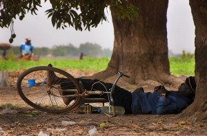 Sleeping_man_in_Ouagadougou