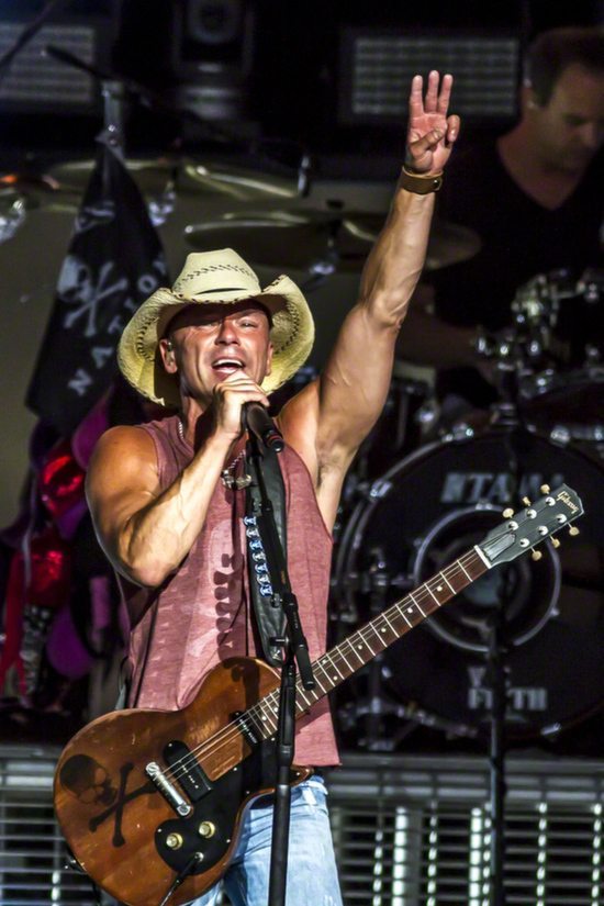 kenny_chesney_2013