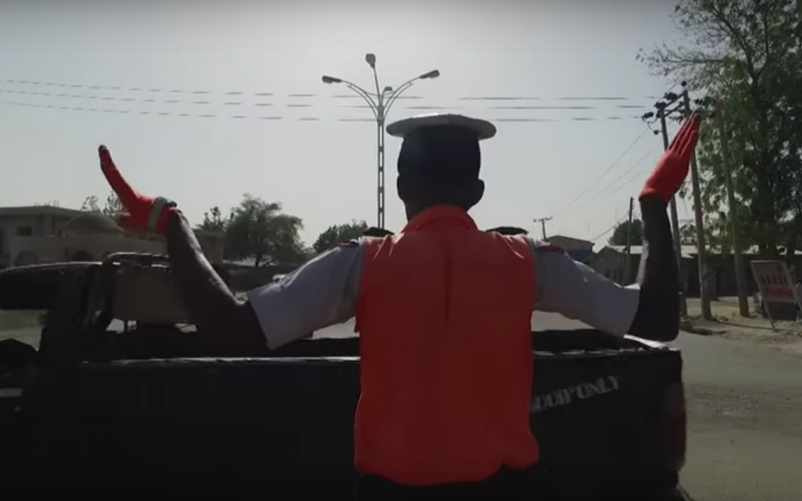 Policier danseur